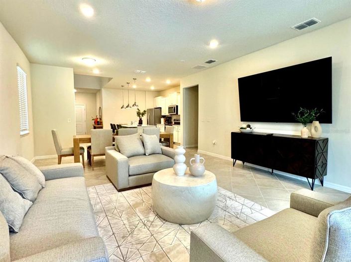 Image No.3-7 Bed Property for sale