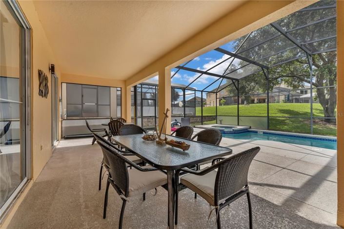 Image No.10-7 Bed Property for sale