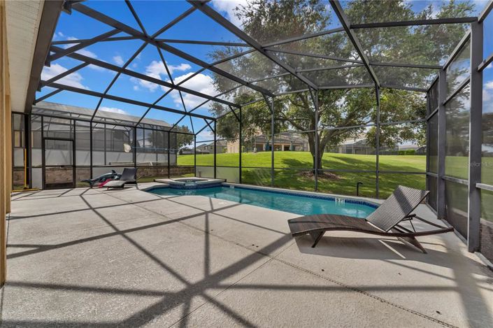 Image No.11-7 Bed Property for sale