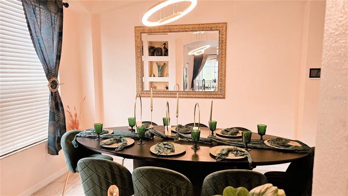 Image No.12-7 Bed Property for sale