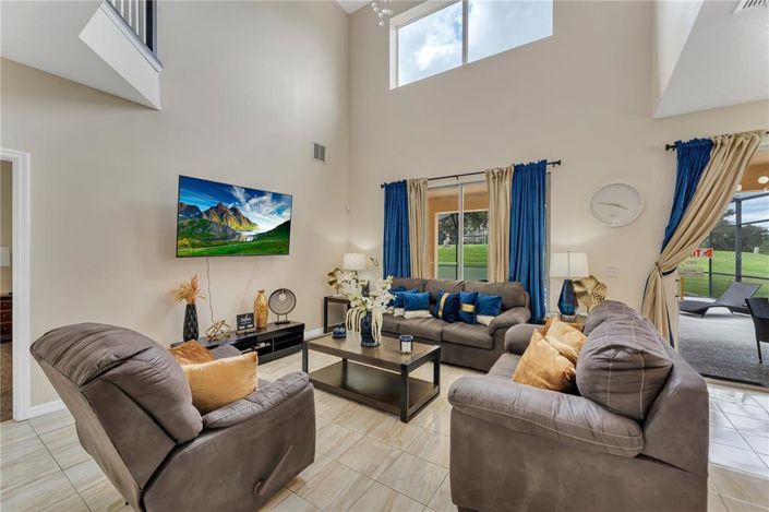 Image No.15-7 Bed Property for sale