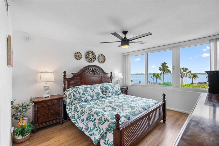 Image No.11-2 Bed Property for sale