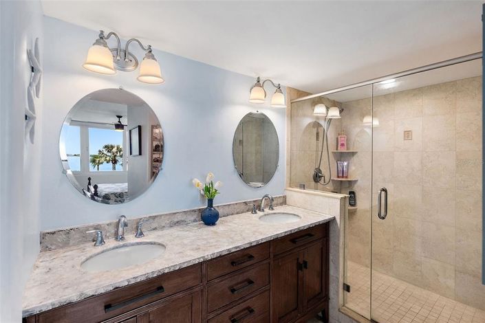 Image No.13-2 Bed Property for sale