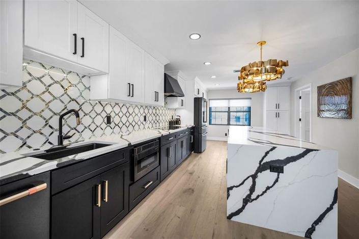 Image No.11-3 Bed Property for sale