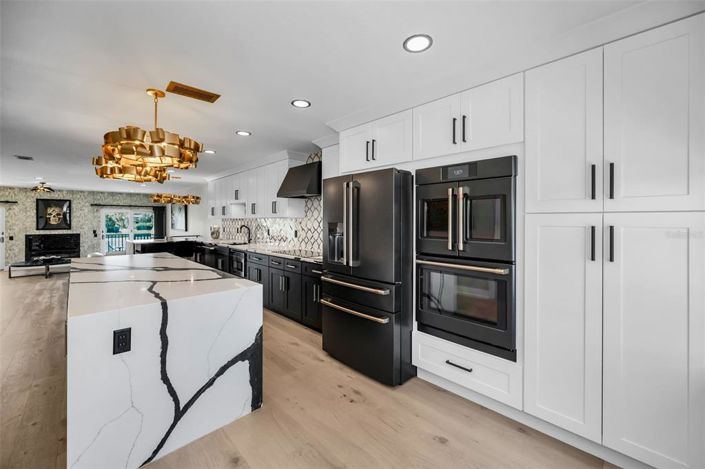 Image No.15-3 Bed Property for sale