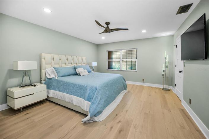 Image No.38-3 Bed Property for sale