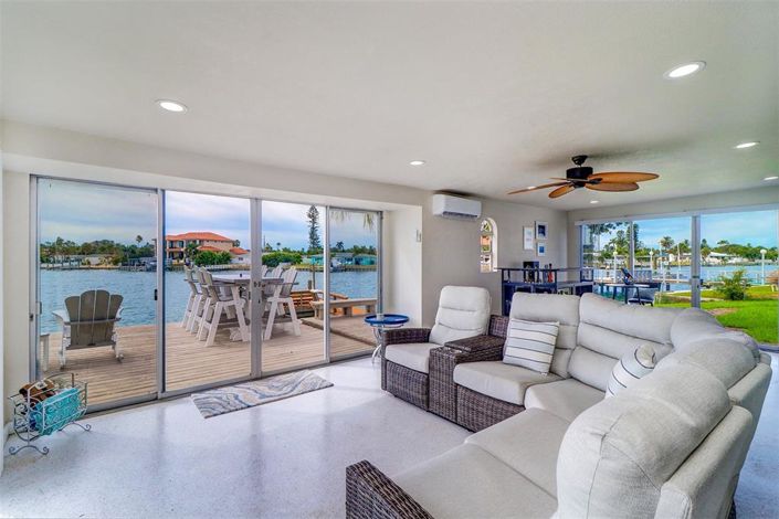 Image No.19-3 Bed Property for sale