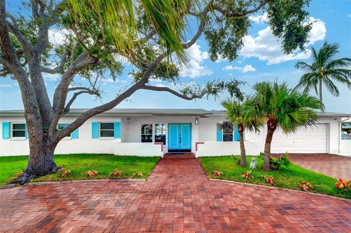 Image No.34-3 Bed Property for sale