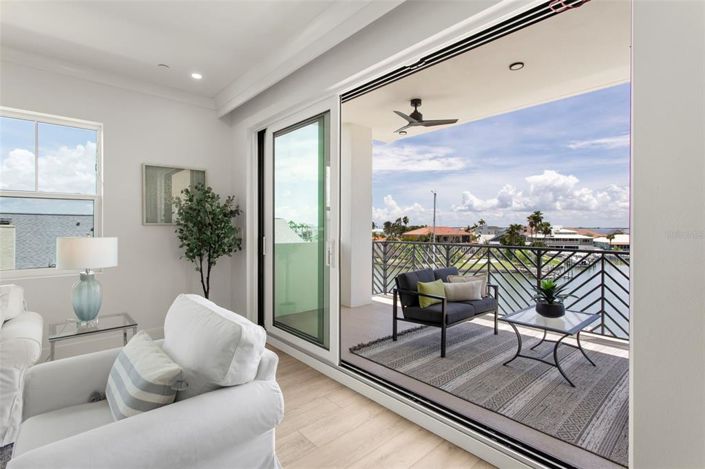 Image No.20-4 Bed Property for sale