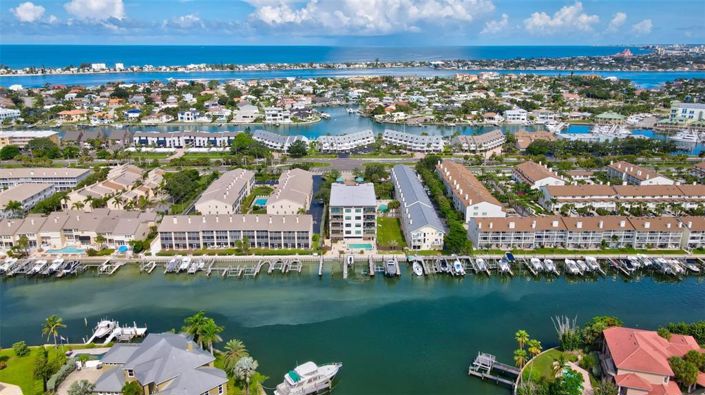 Image No.61-4 Bed Property for sale