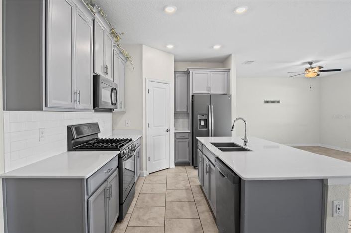 Image No.10-3 Bed Property for sale