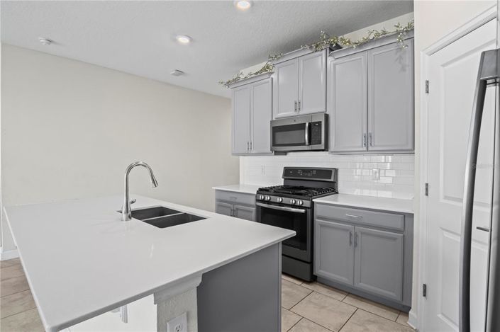 Image No.12-3 Bed Property for sale