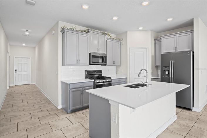 Image No.17-3 Bed Property for sale