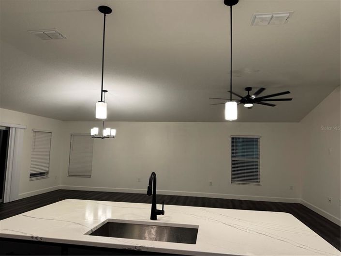 Image No.21-4 Bed Property for sale