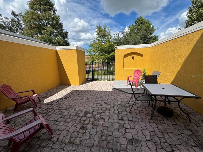 Image No.28-3 Bed Townhouse for sale