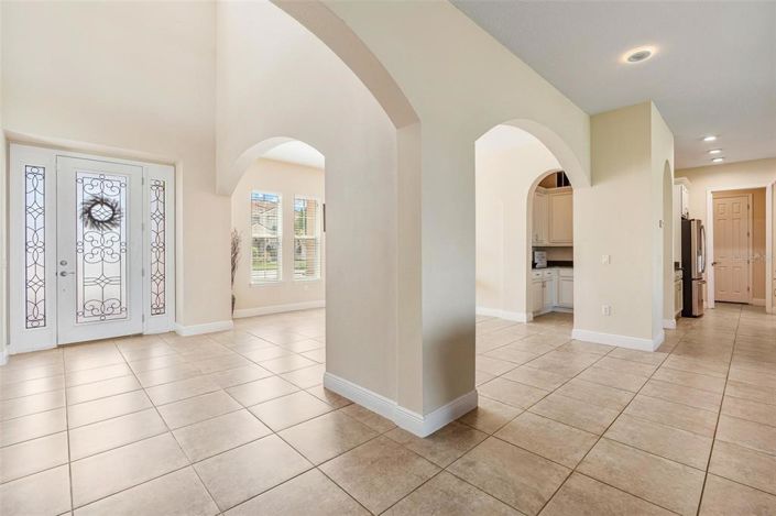 Image No.12-5 Bed Property for sale