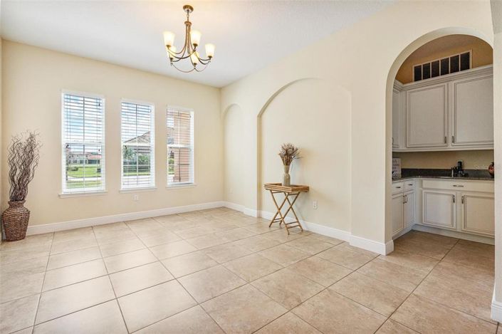 Image No.14-5 Bed Property for sale