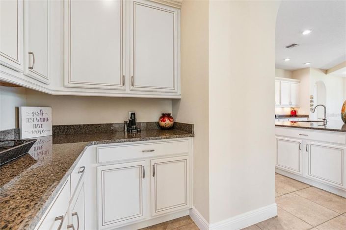 Image No.16-5 Bed Property for sale