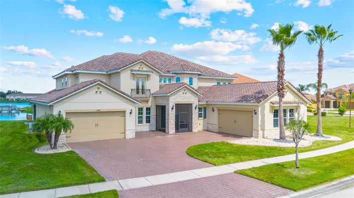 Image No.2-5 Bed Property for sale