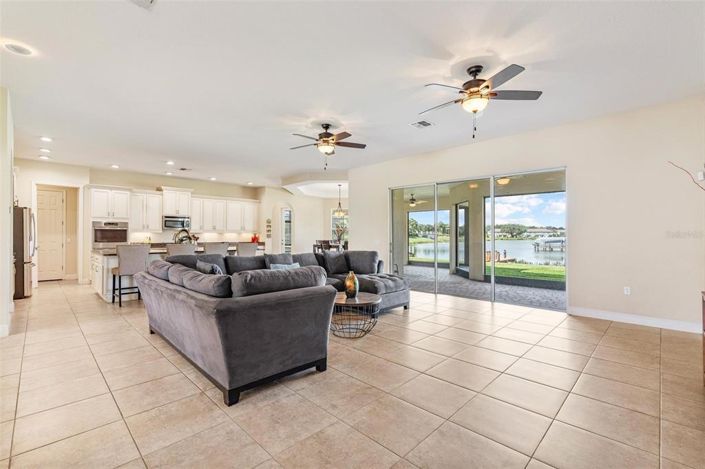 Image No.21-5 Bed Property for sale