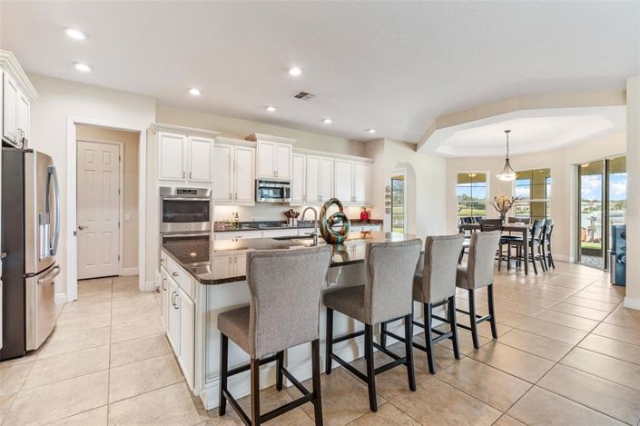 Image No.22-5 Bed Property for sale