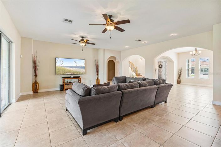 Image No.35-5 Bed Property for sale