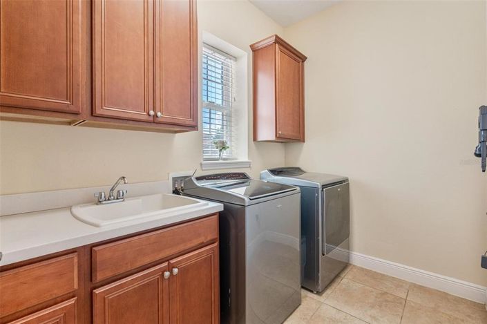 Image No.47-5 Bed Property for sale