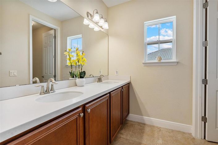 Image No.73-5 Bed Property for sale