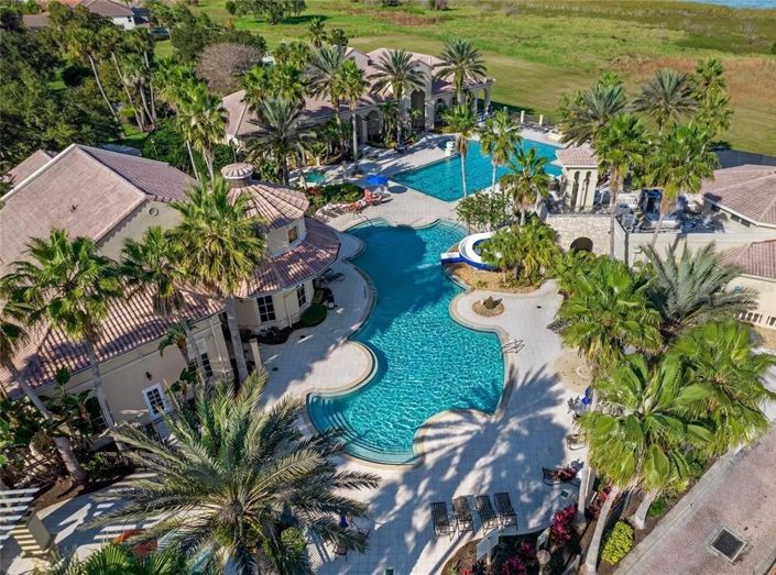 Image No.87-5 Bed Property for sale