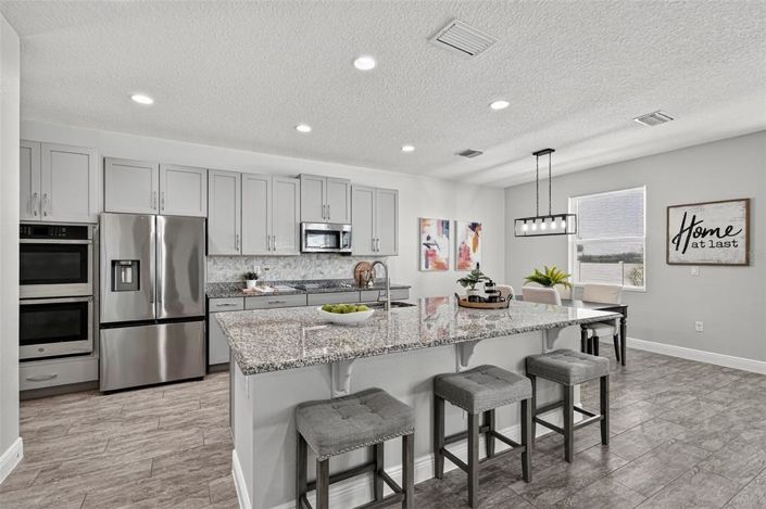 Image No.13-7 Bed Property for sale