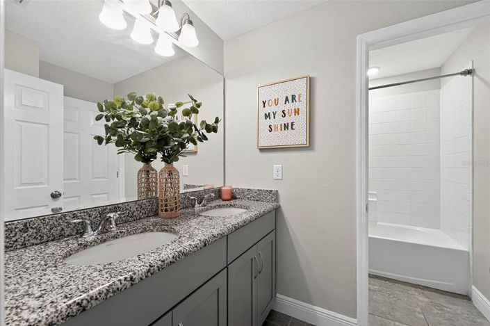 Image No.26-7 Bed Property for sale