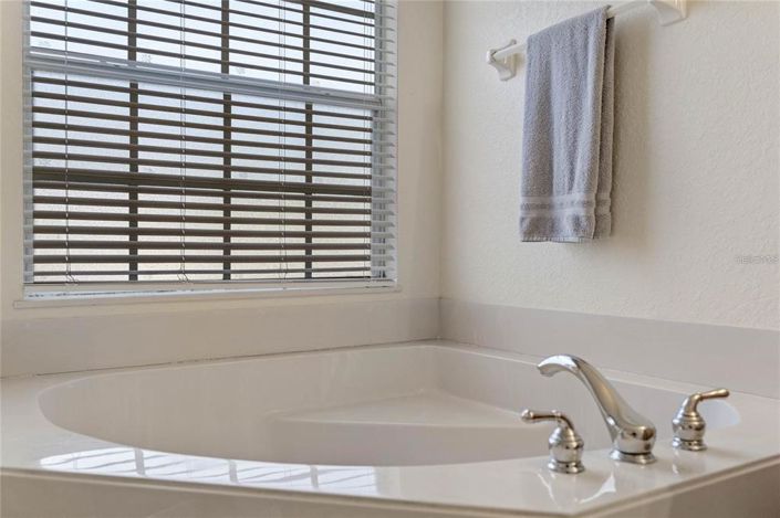 Image No.20-5 Bed Property for sale