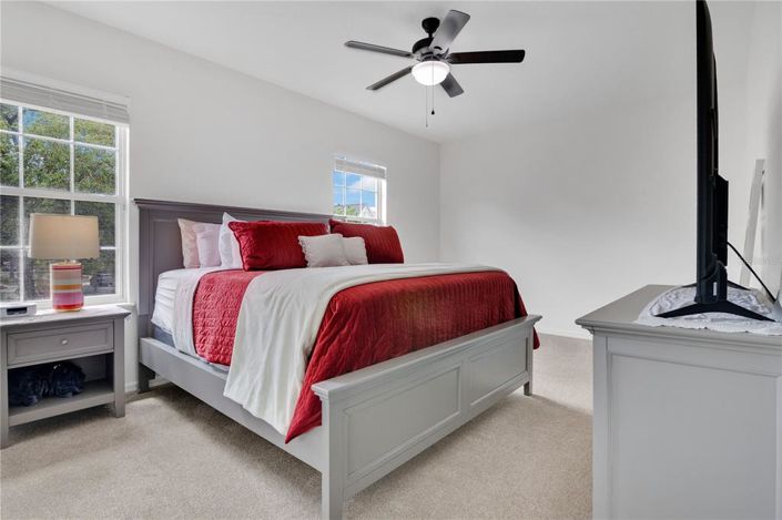 Image No.15-6 Bed Property for sale