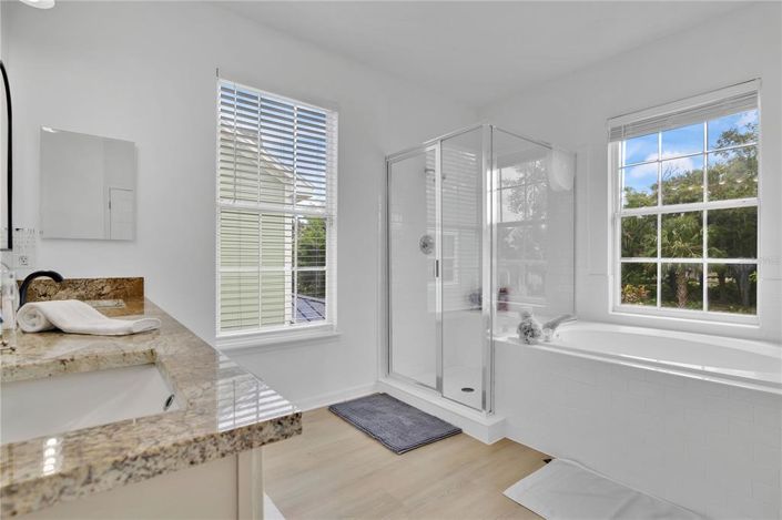 Image No.16-6 Bed Property for sale