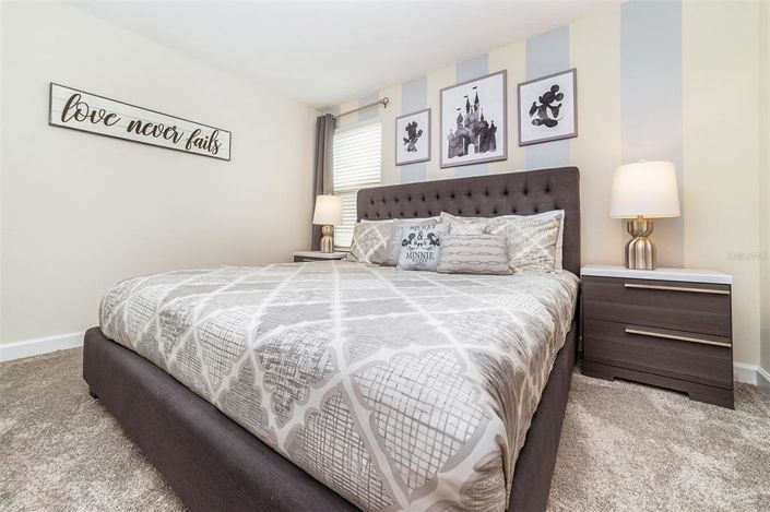 Image No.20-8 Bed Property for sale