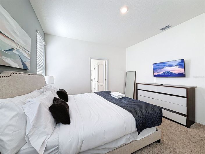 Image No.18-7 Bed Property for sale