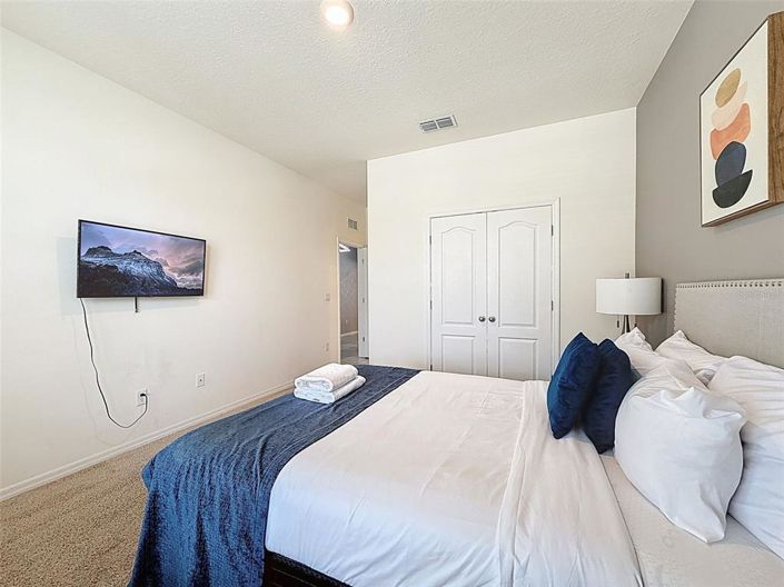 Image No.31-7 Bed Property for sale