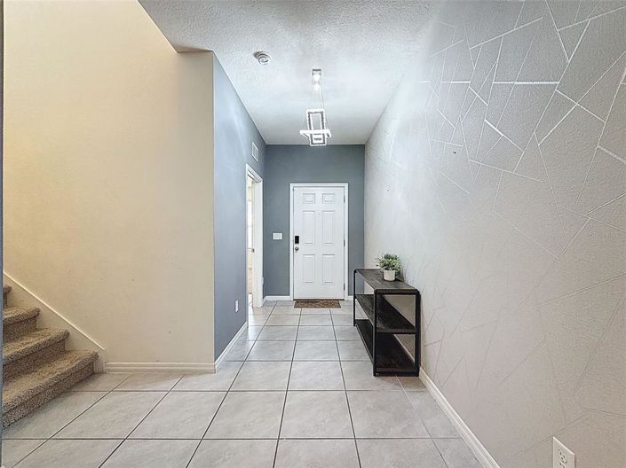 Image No.32-7 Bed Property for sale