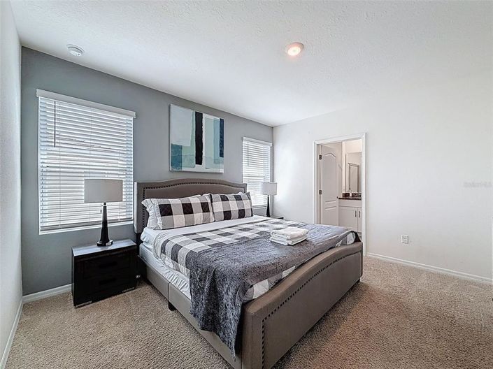 Image No.37-7 Bed Property for sale