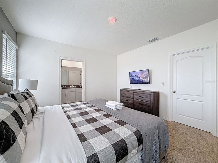 Image No.48-7 Bed Property for sale