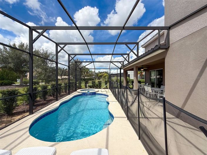 Image No.61-7 Bed Property for sale