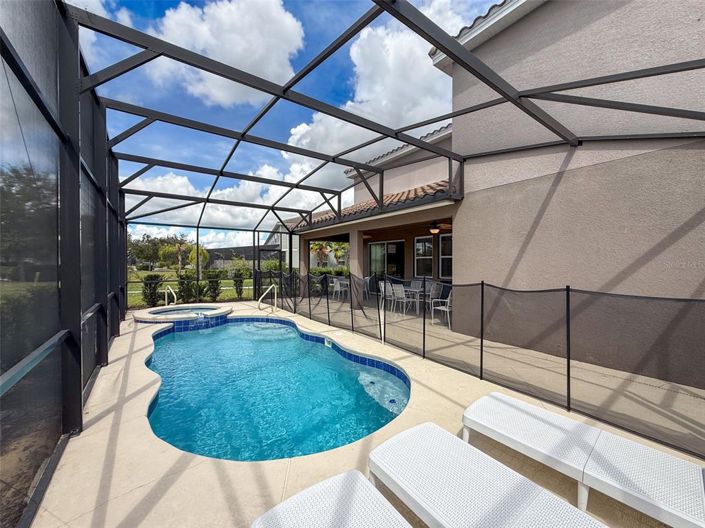 Image No.63-7 Bed Property for sale