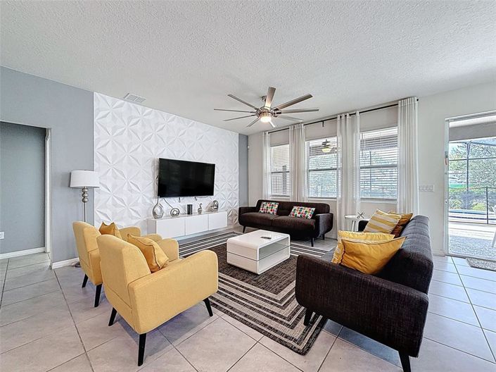 Image No.7-7 Bed Property for sale