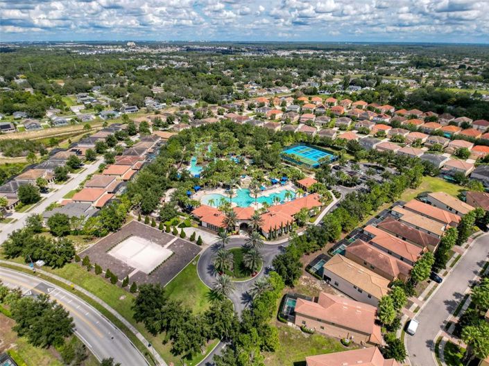 Image No.72-7 Bed Property for sale