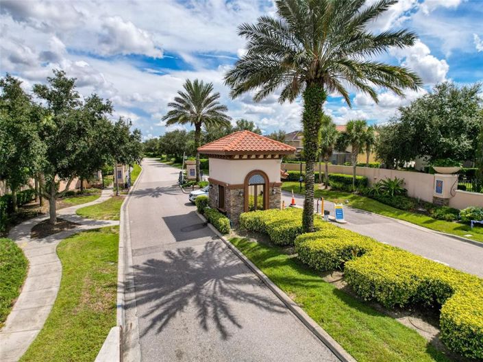 Image No.77-7 Bed Property for sale