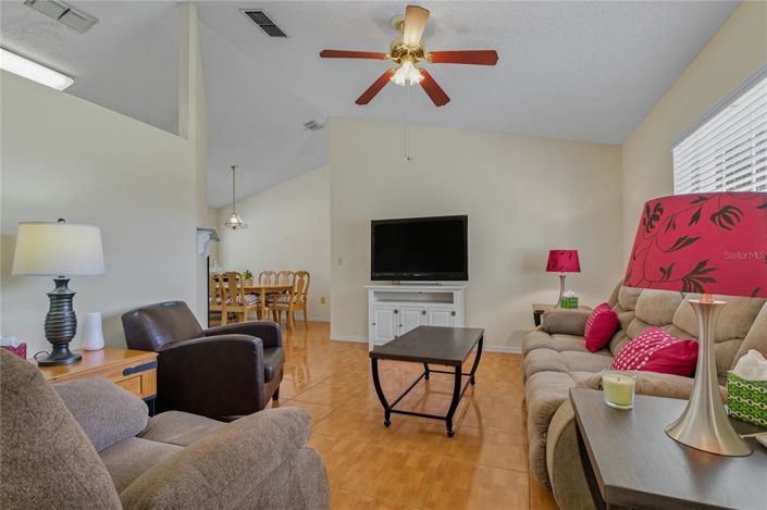 Image No.5-Propriété de 4 chambres à vendre à Davenport