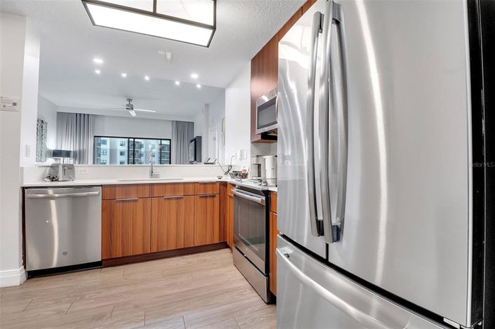 Image No.15-2 Bed Property for sale