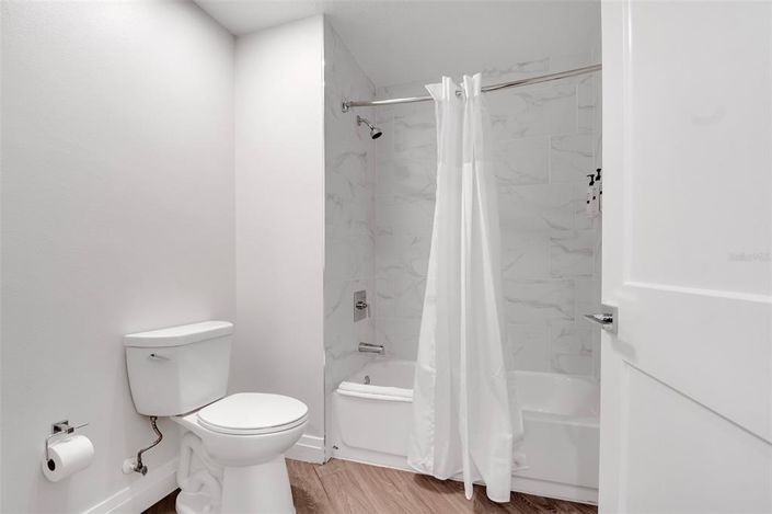 Image No.28-2 Bed Property for sale