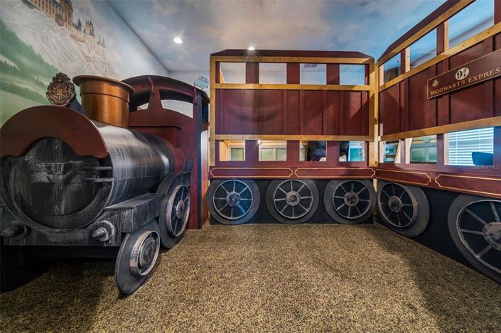 Image No.12-10 Bed Property for sale