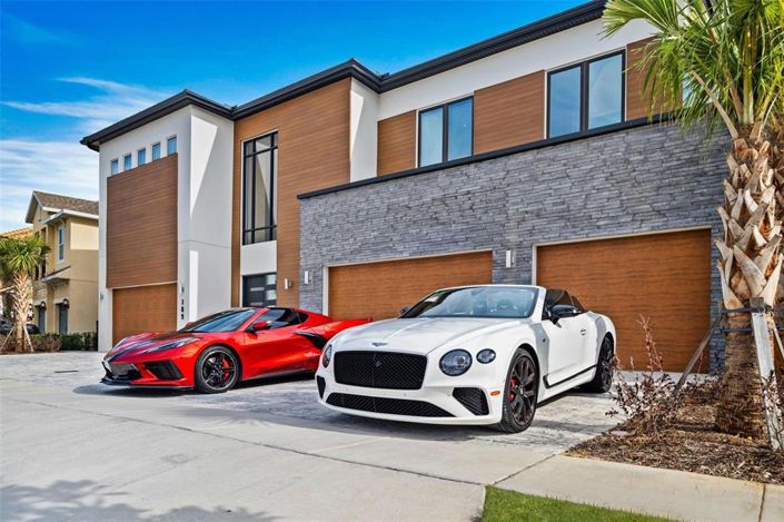 Image No.2-10 Bed Property for sale